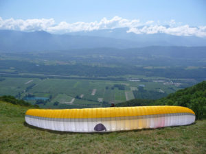 Décollage de parapente à Montlambert, Saint-Jean-de-la-Porte, Combe de Savoie, près du Gîte du Porche